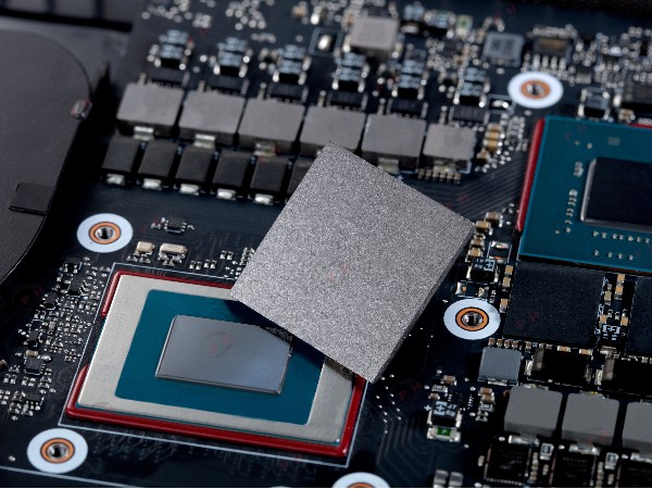 鴻富誠(chéng)石墨烯導(dǎo)熱墊片